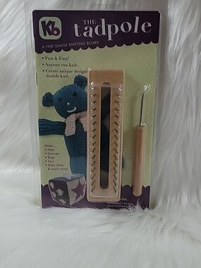 New! The Tadpole -  Fine Gauge Knitting Board Kit
